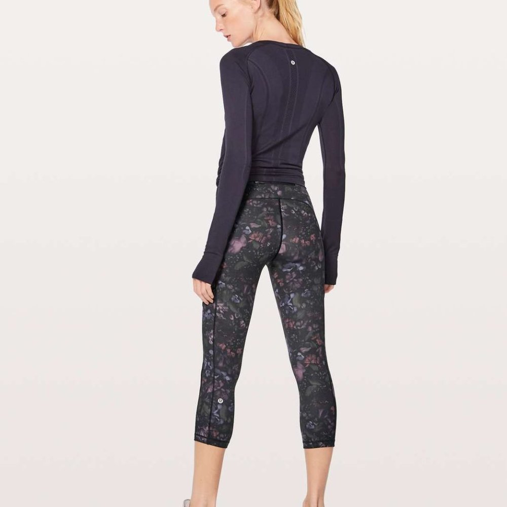✨ NWOT Frozen Flourish Crop Leggings | lululemon